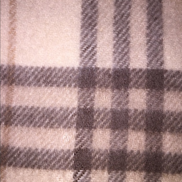 authentic BURBERRY beige nova chek wool scarf - Picture 6 of 6